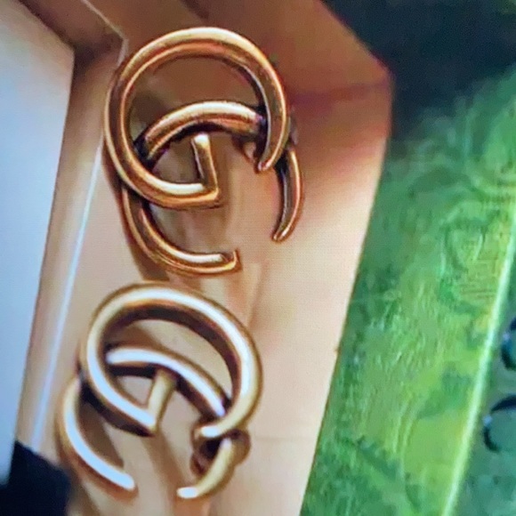 Double GG never worn authentic Gold plated stain-less Gucci Earrings - Picture 5 of 5
